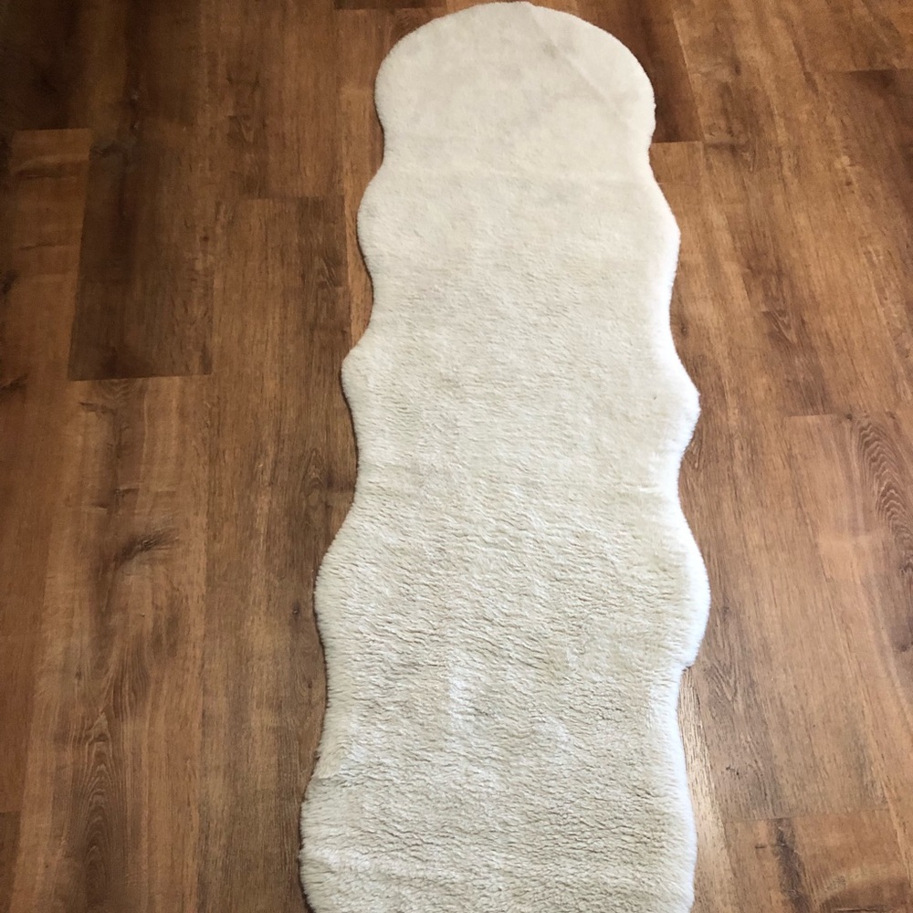 Long fuzzy runner.